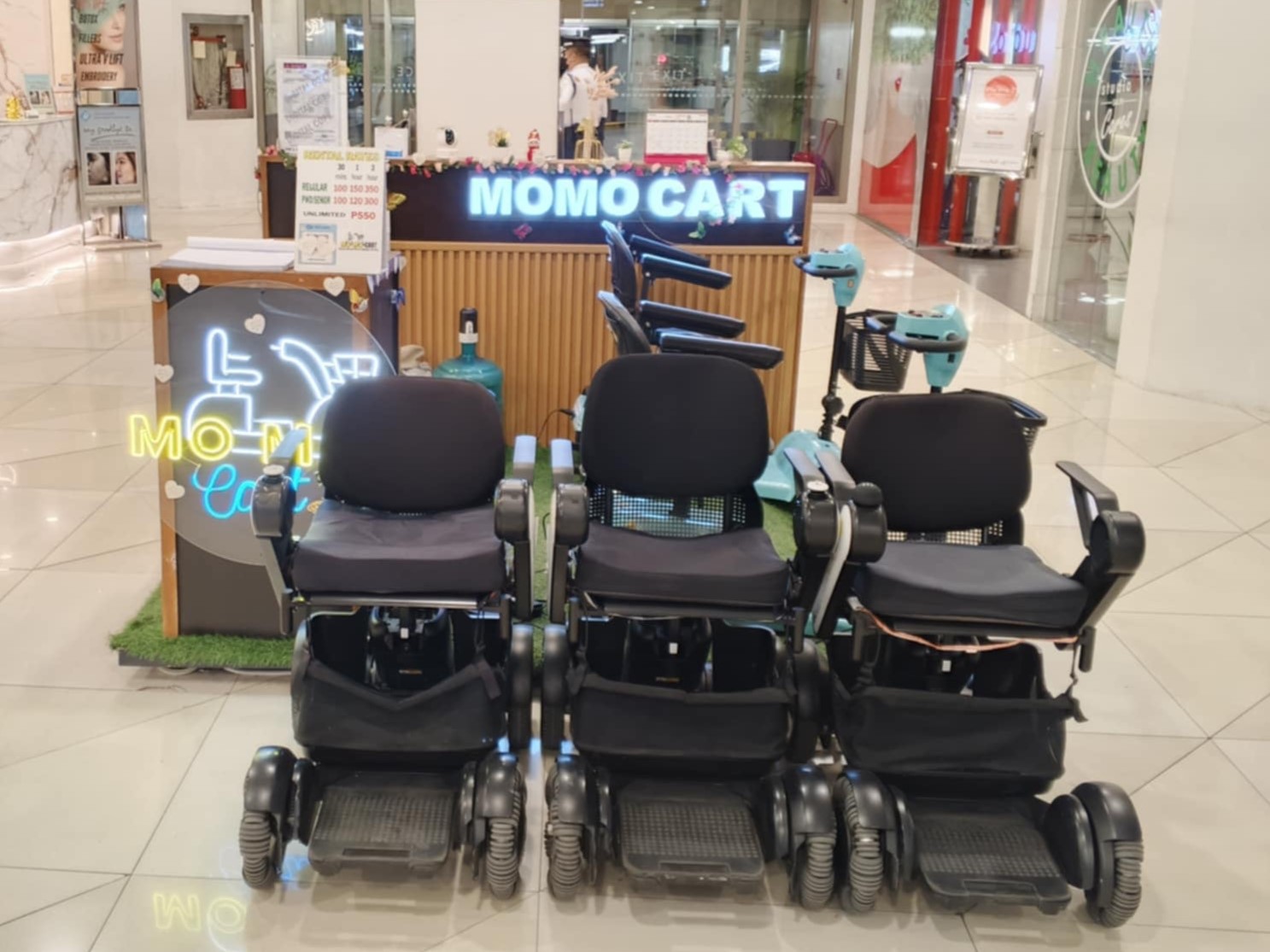 MOMO Cart Trinoma
